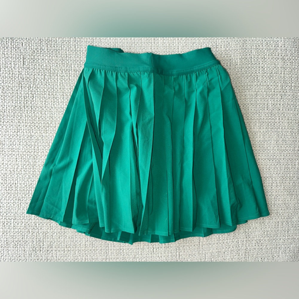lululemon athletica Green Pleated Skirt - Picture 2 of 2